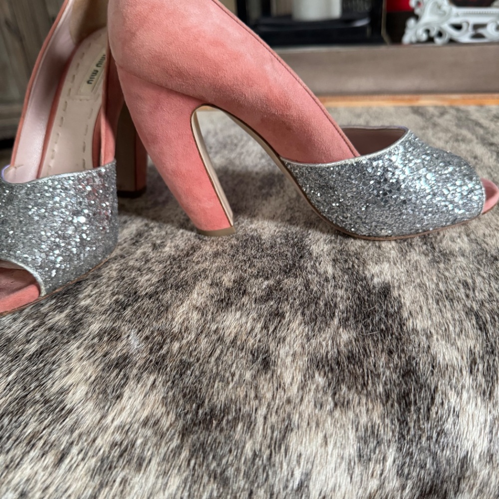 Outstanding Pair Of Miu Miu Shoes. Size 38 1/2 - … - image 2